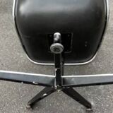 Pollock armchair by Knoll