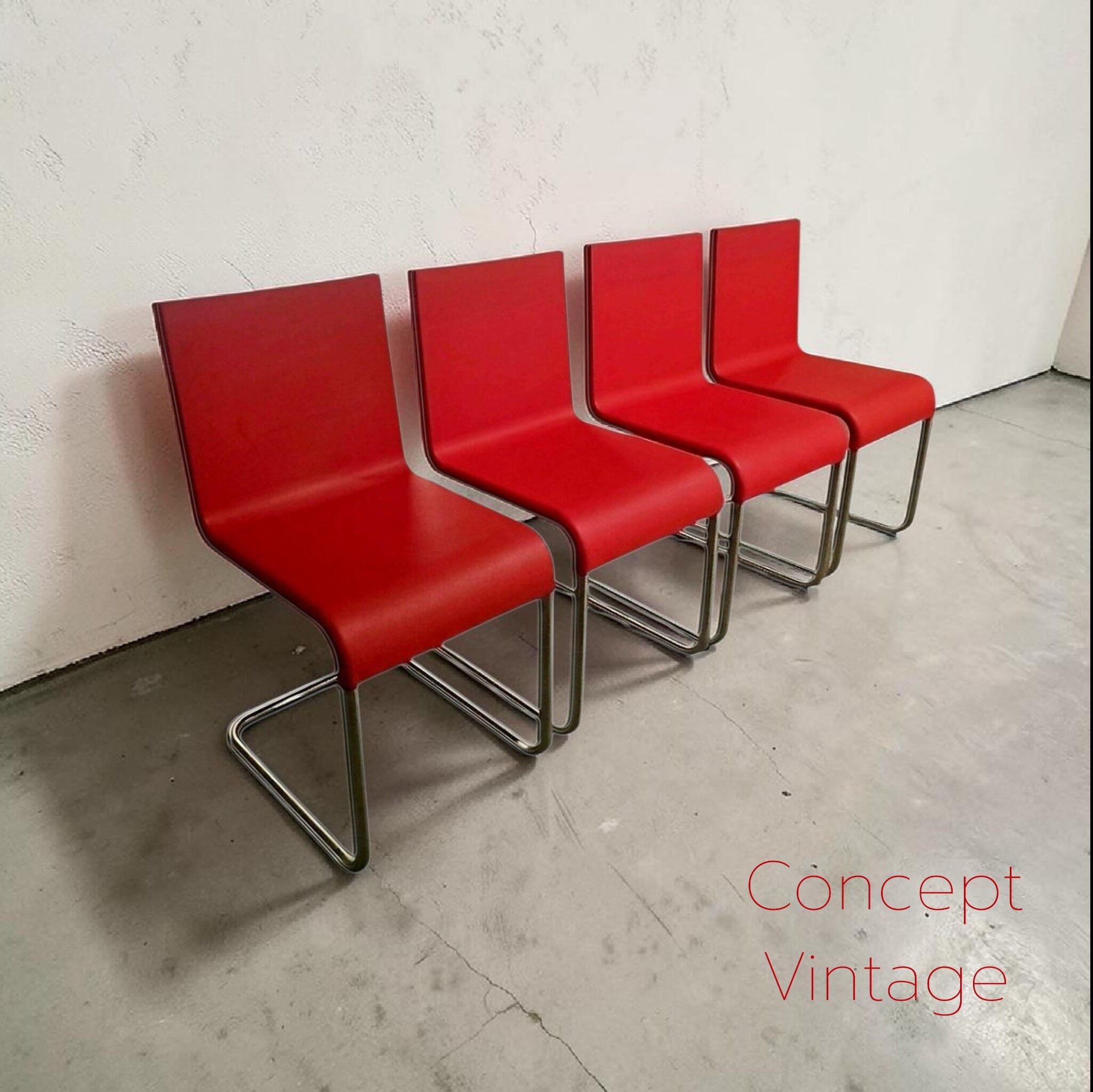 Set of 4 Vitra .05 chairs – Design by Maarten Van Severen