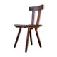 Chaise en bois brutaliste