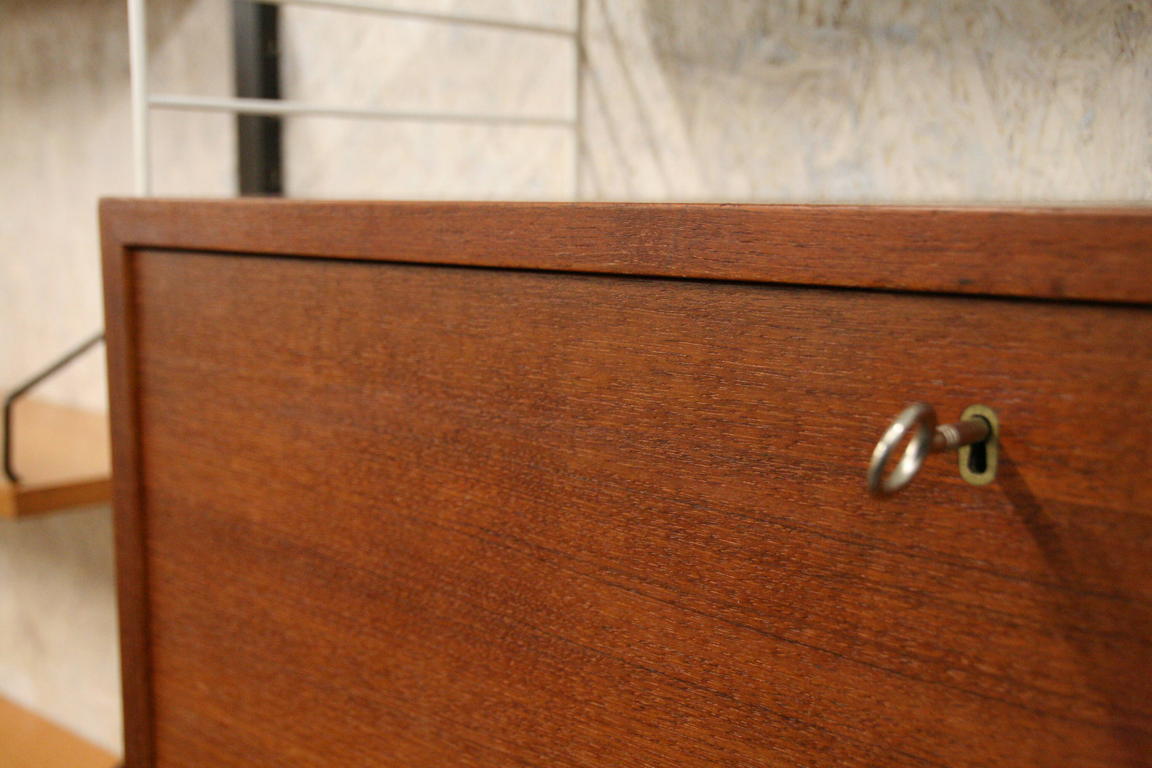 Vintage wall unit/shelving by Nisse Strinning