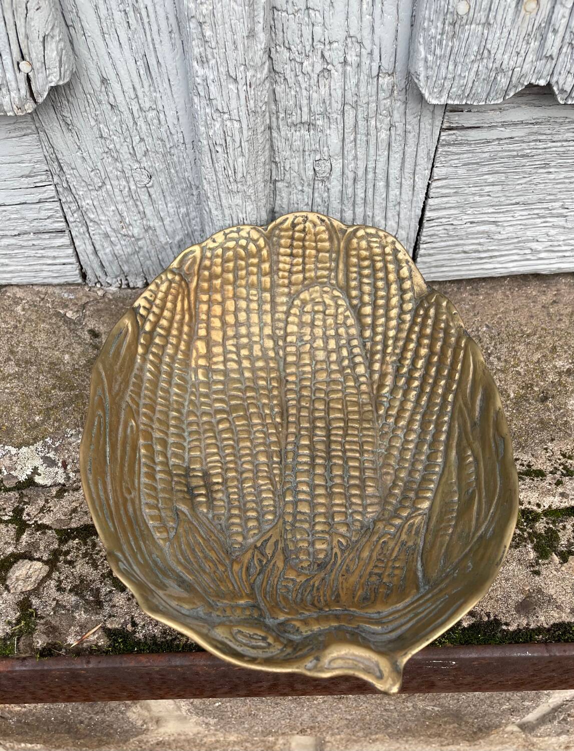 Polished brass corn cob bolt