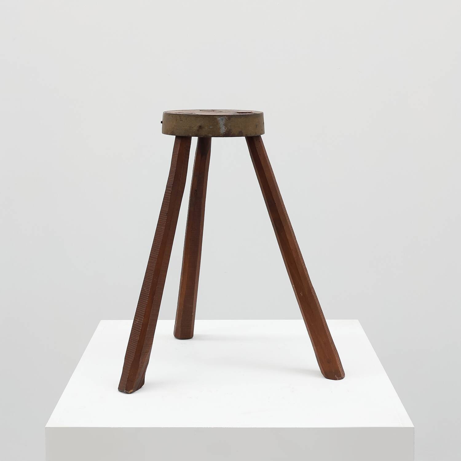 Brutalist French solid oak tripod stool with metal rim, 1850s