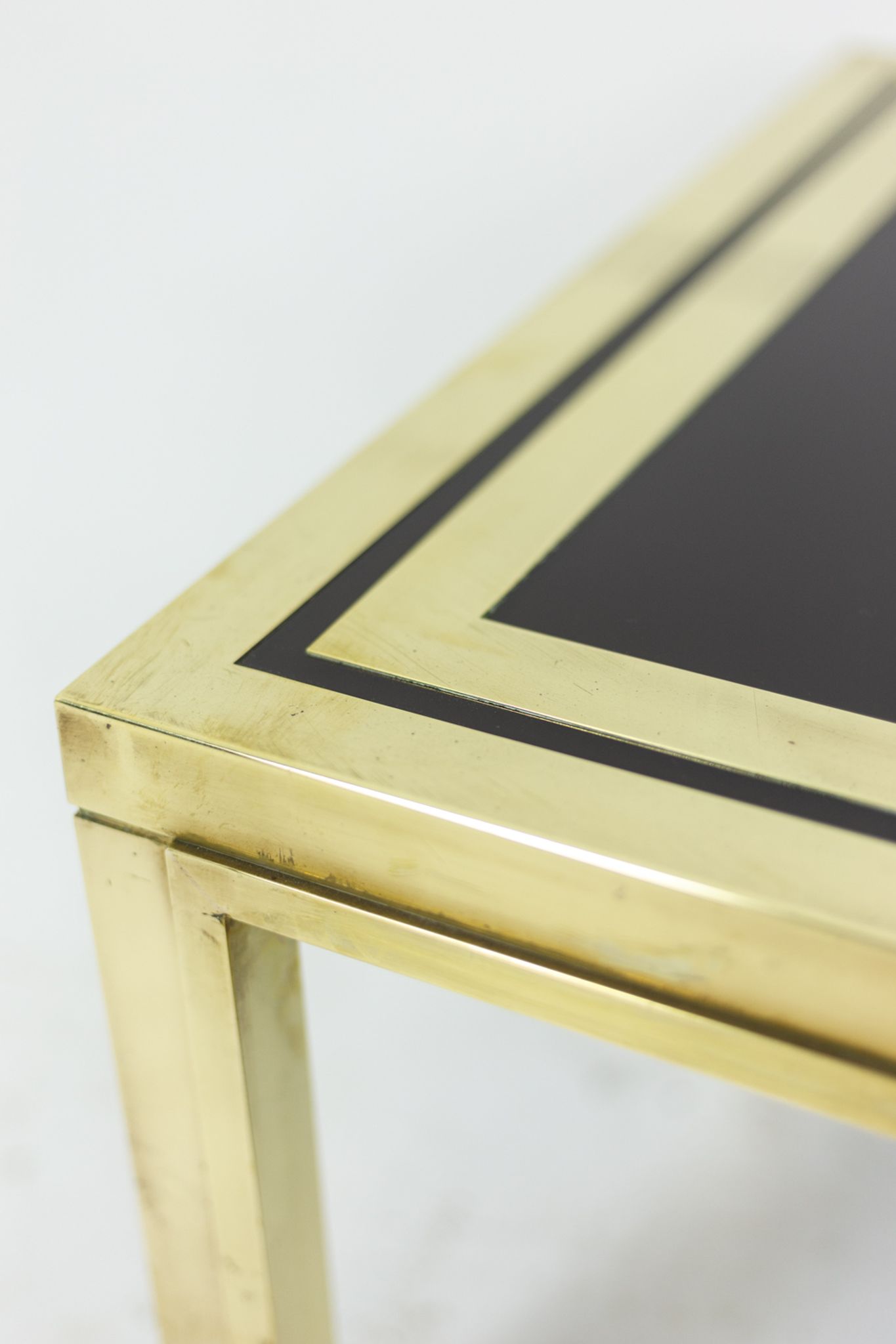 House Iiwans pair of pieces of sofa in gilded brass, 1970s