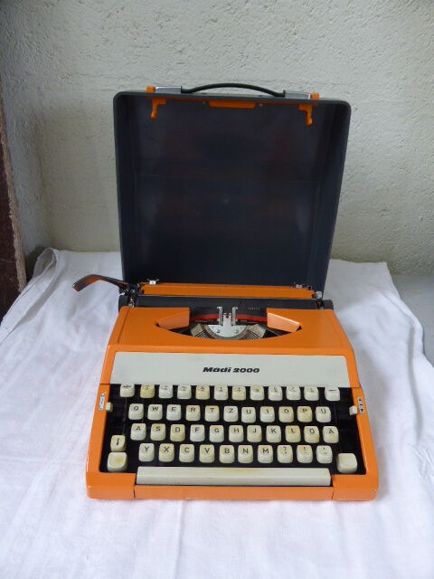Typewriter Madi 2000 1970