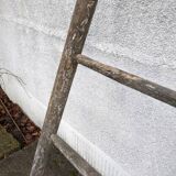 Painter's ladder, towel rack