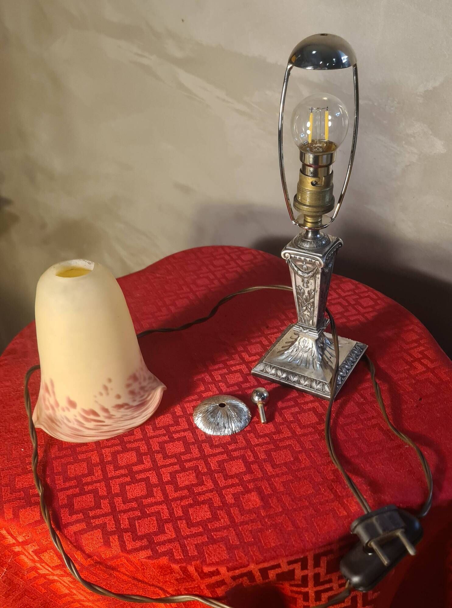 nickel lamp 1900 chiseled, glass paste eggshell and fuchsia 40x9 magnificent