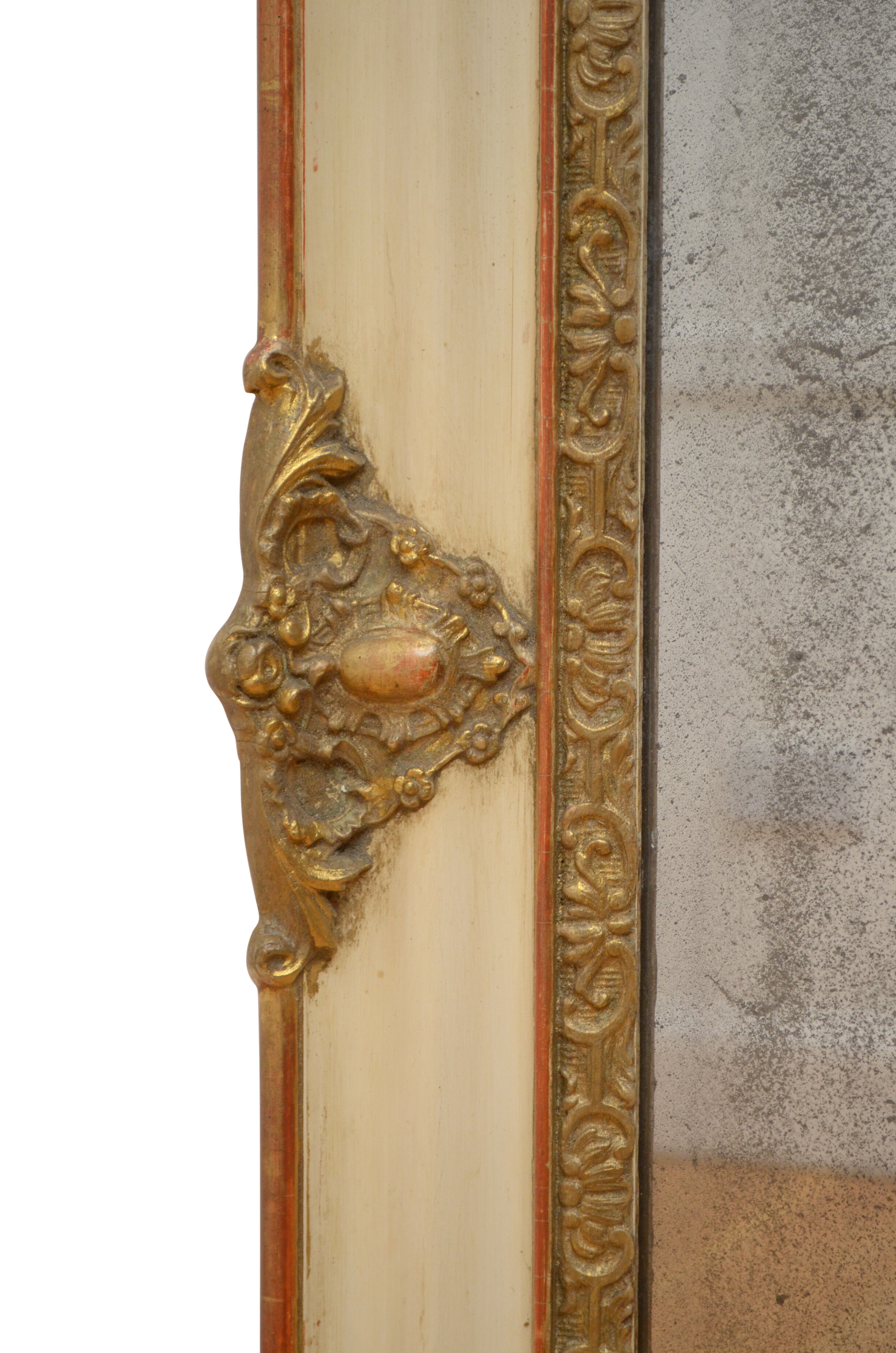 Elegant 19th century gilt mirror