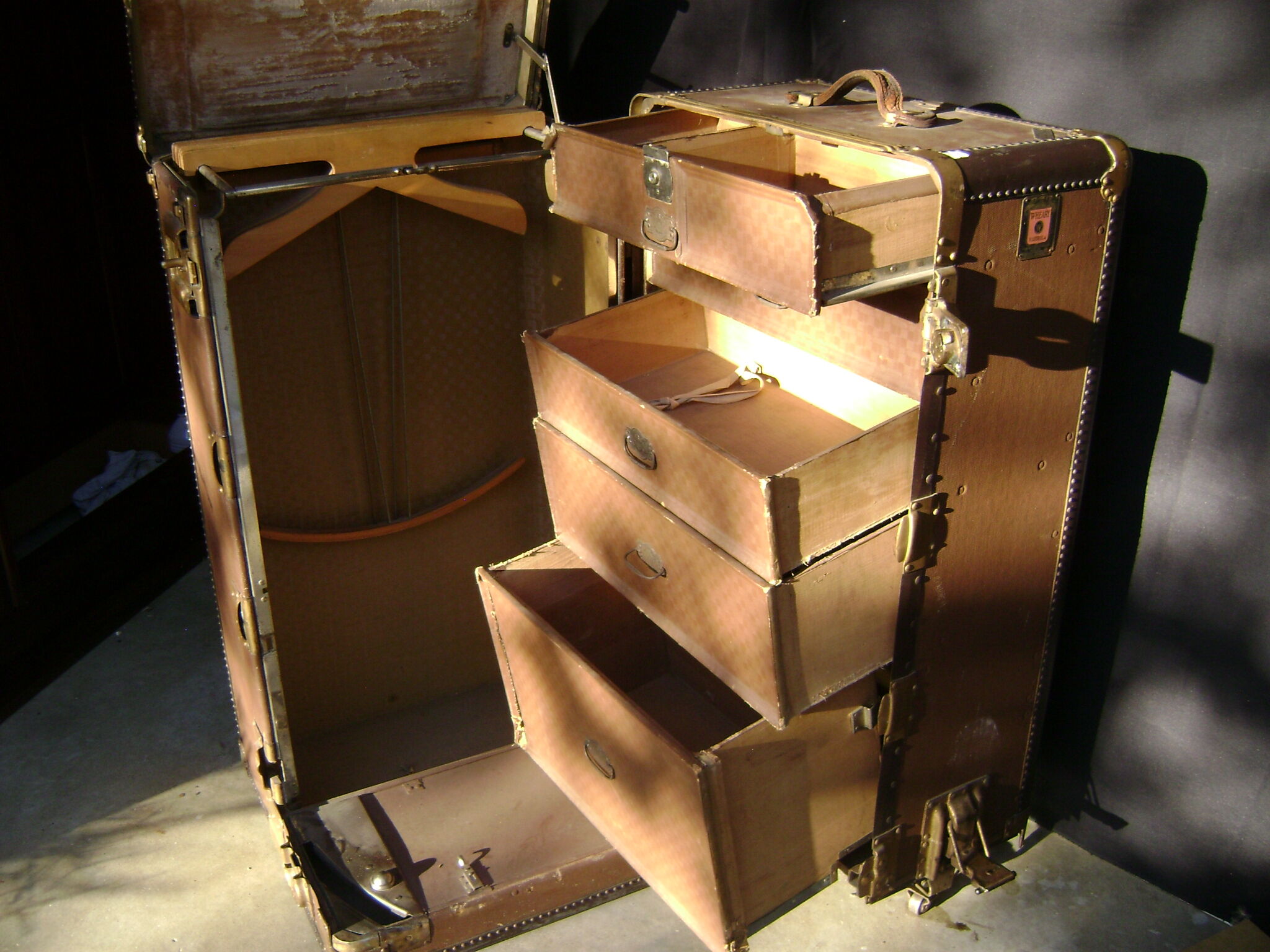 1920 american brand wheary travel trunk