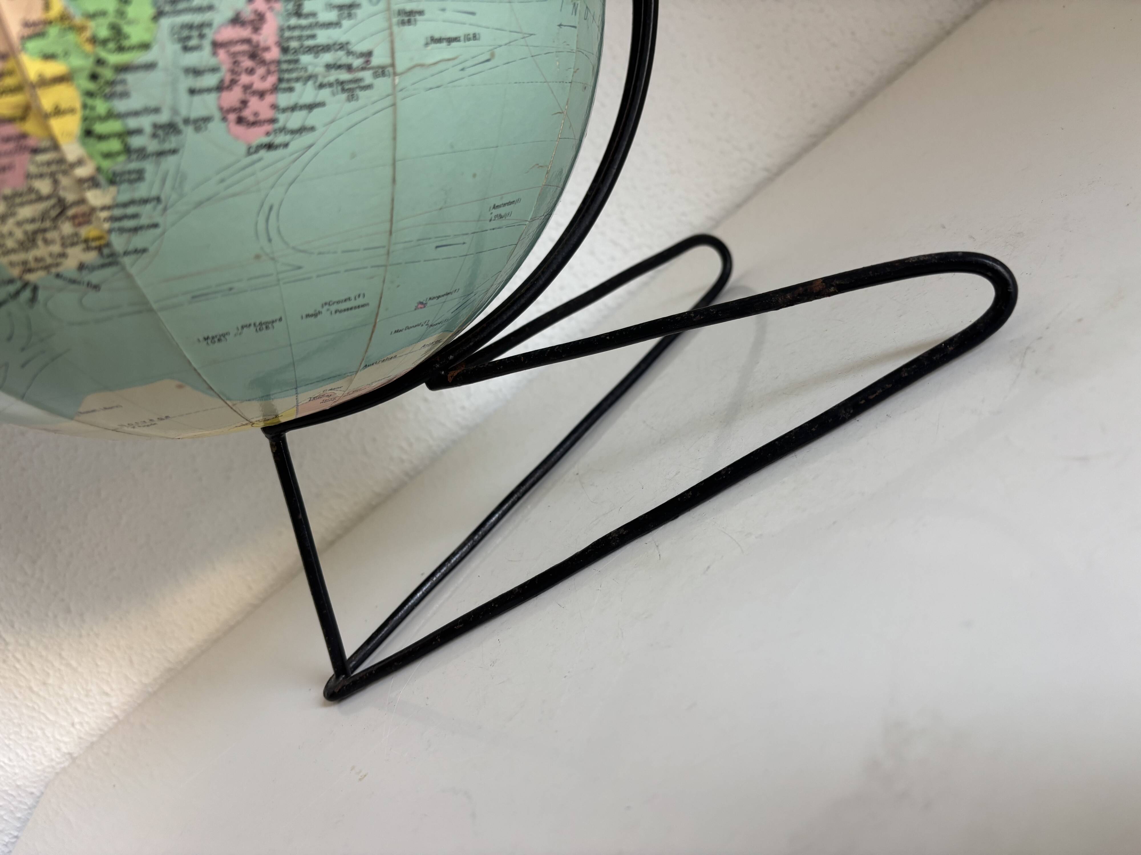 Vintage 1960 globe terrestrial world map Girard Barrère - 33 cm