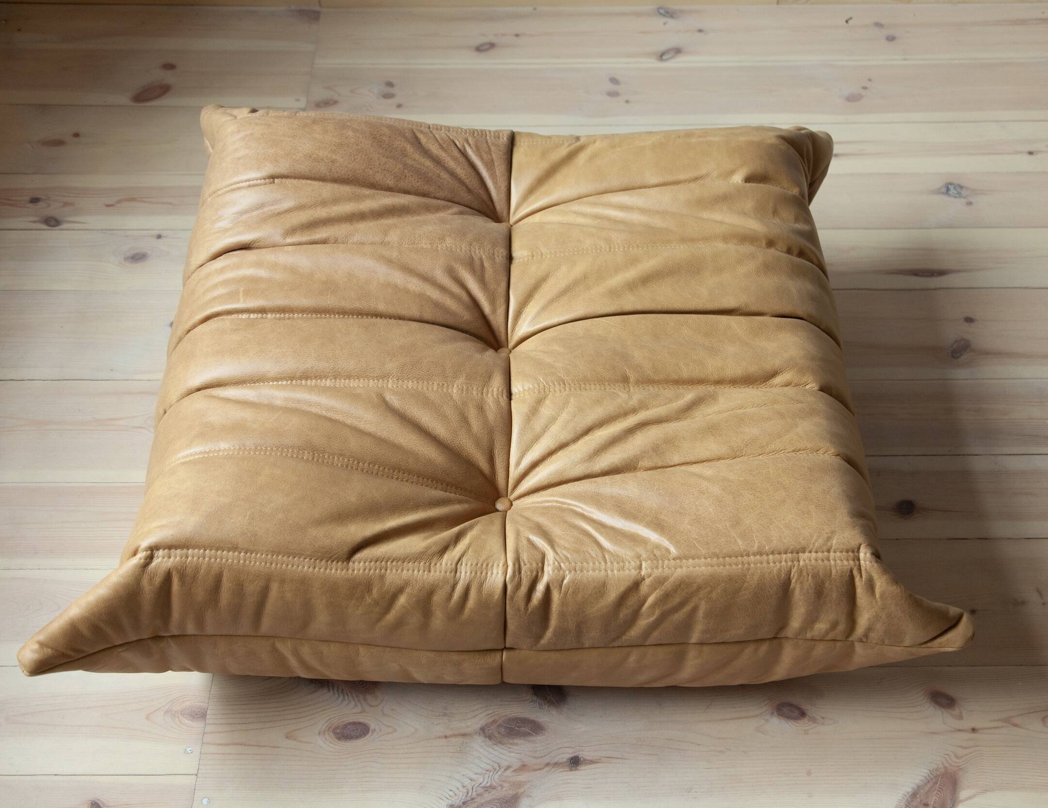 3-seater sofa and Togo pouf