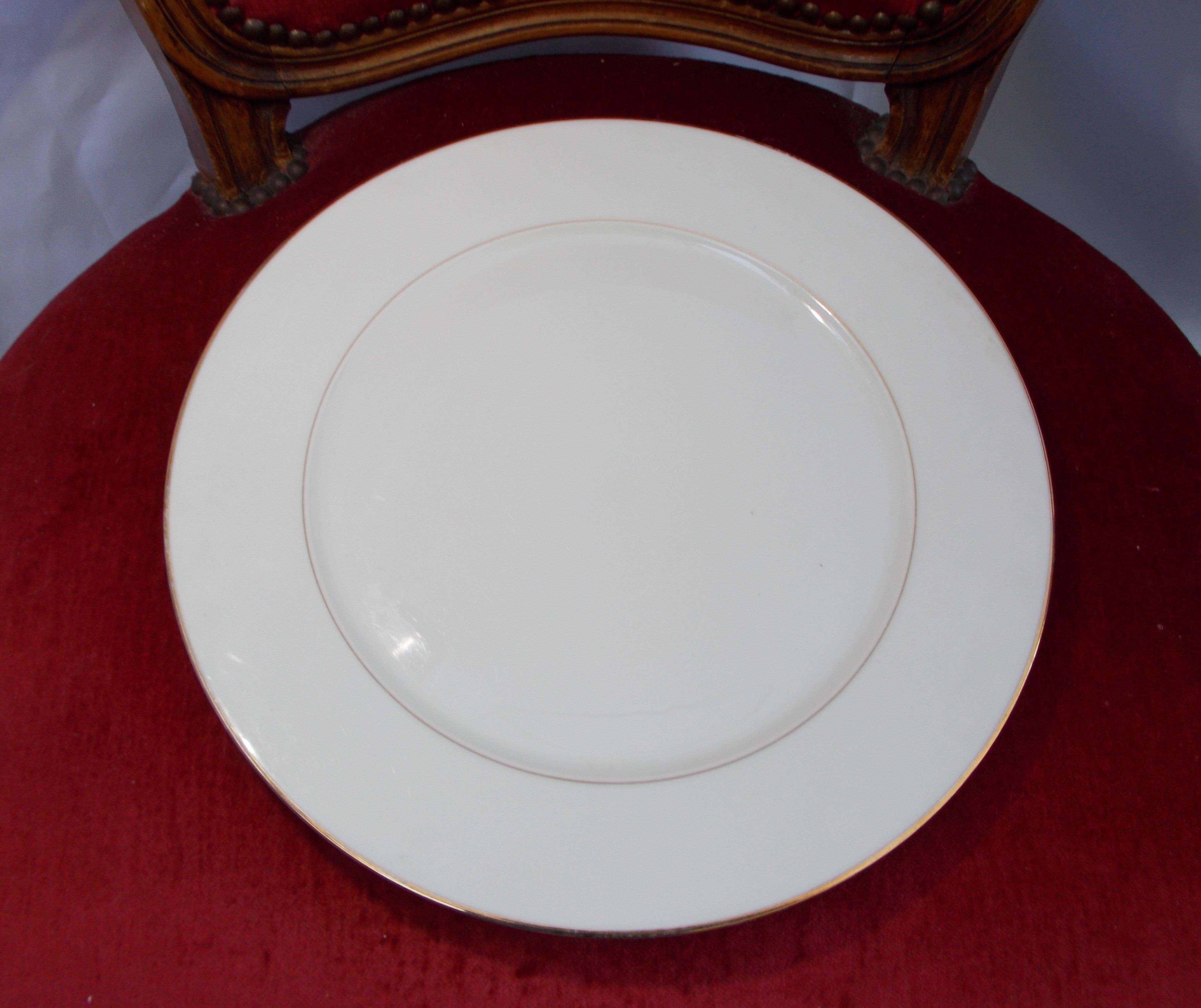 8 presentation plates or serving dishes Limoges porcelain