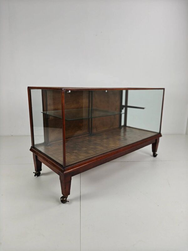 Présentoir de magasin anglais / comptoir de magasin (1910–1920)