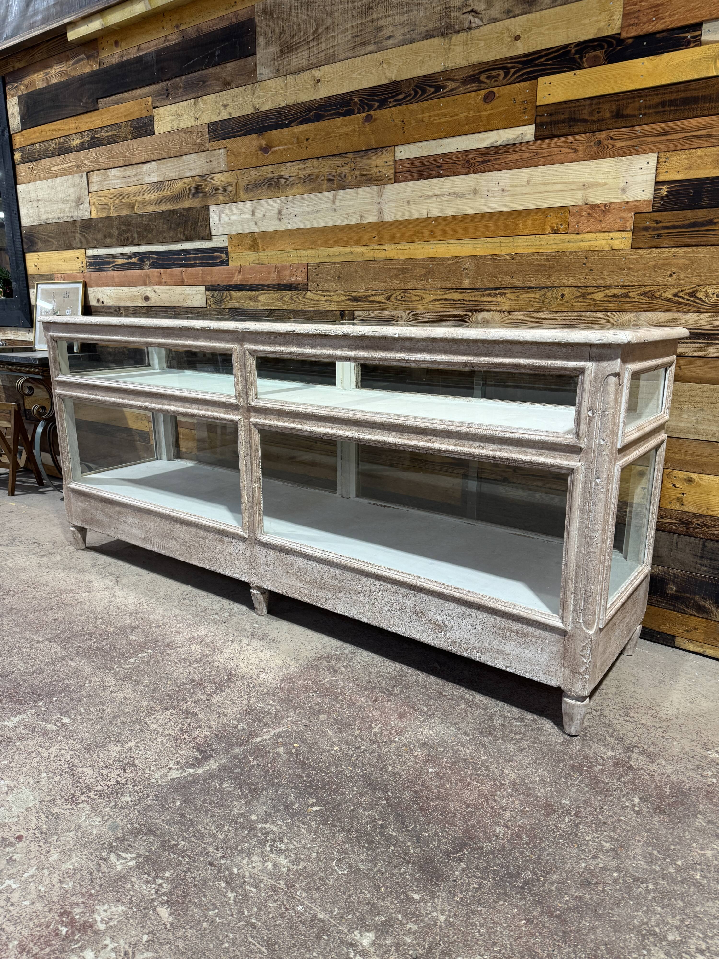 Comptoir de magasin vitré