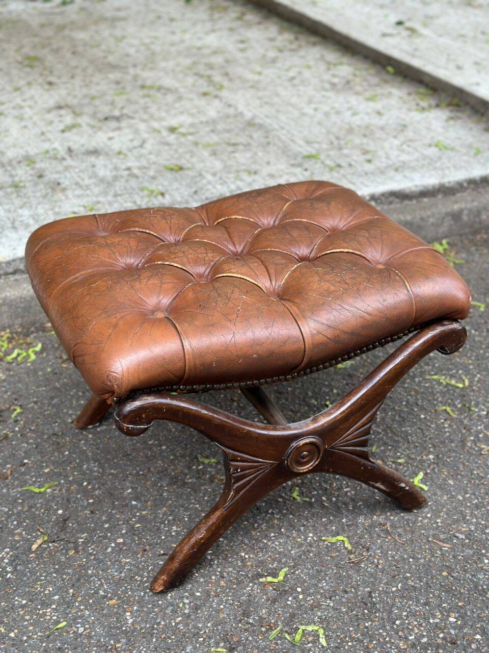 Brown leather Chesterfield pouffe footstool from the 1970s.