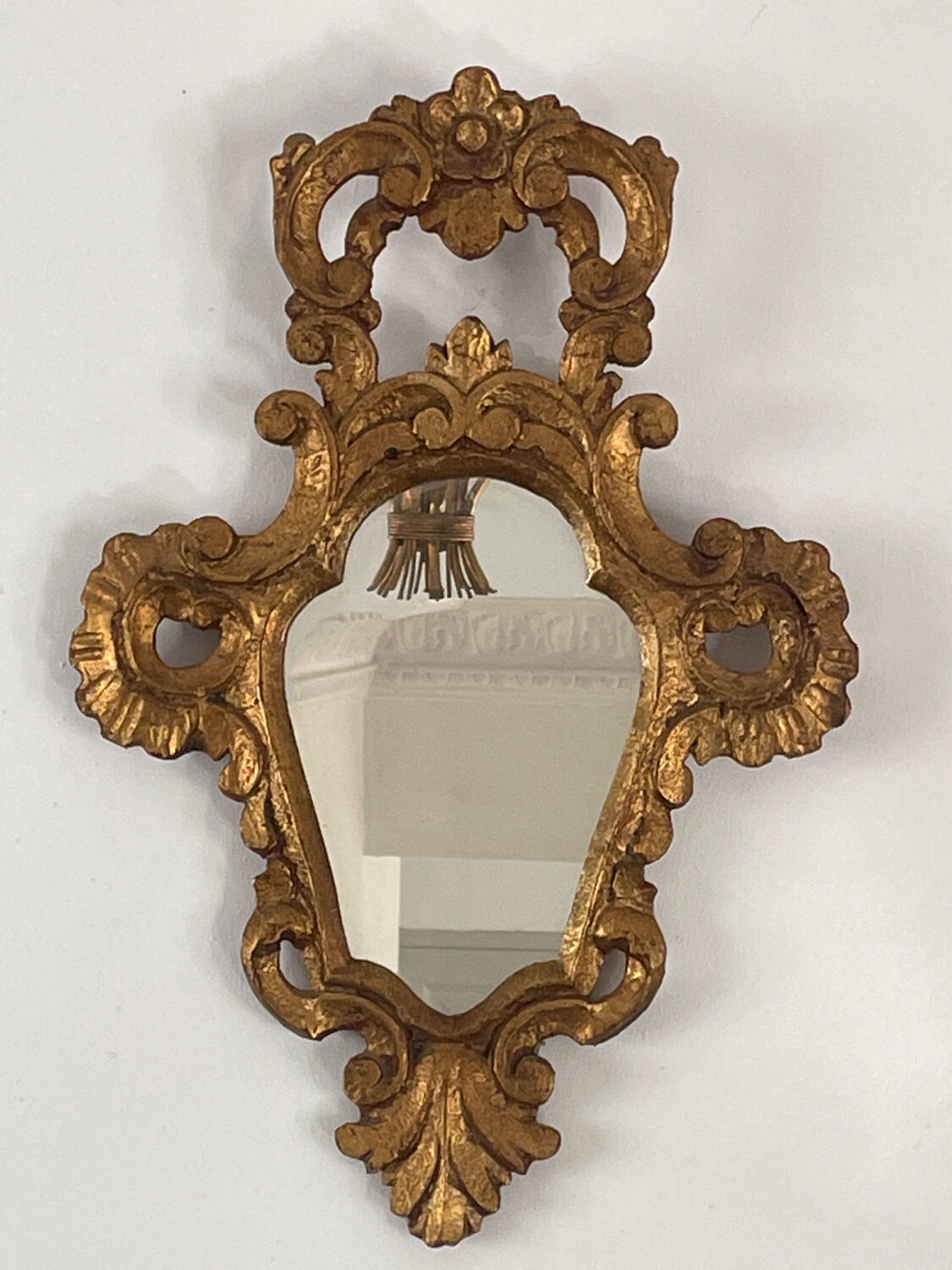 Miroir en bois doré style baroque Louis XIV, 39x67 cm