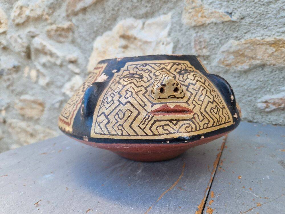 Anthropomorphic vase Shipibo Peru