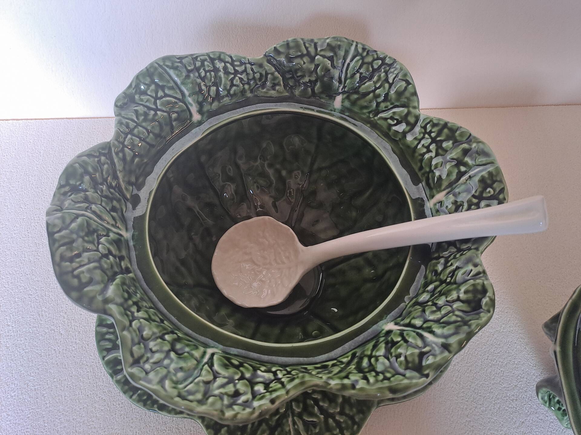 Important cabbage soup tureen and its vintage earthenware dish.
