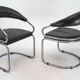 Paire de chaises en chrome et simili cuir par Giotto Stoppino. Italie années 1970.