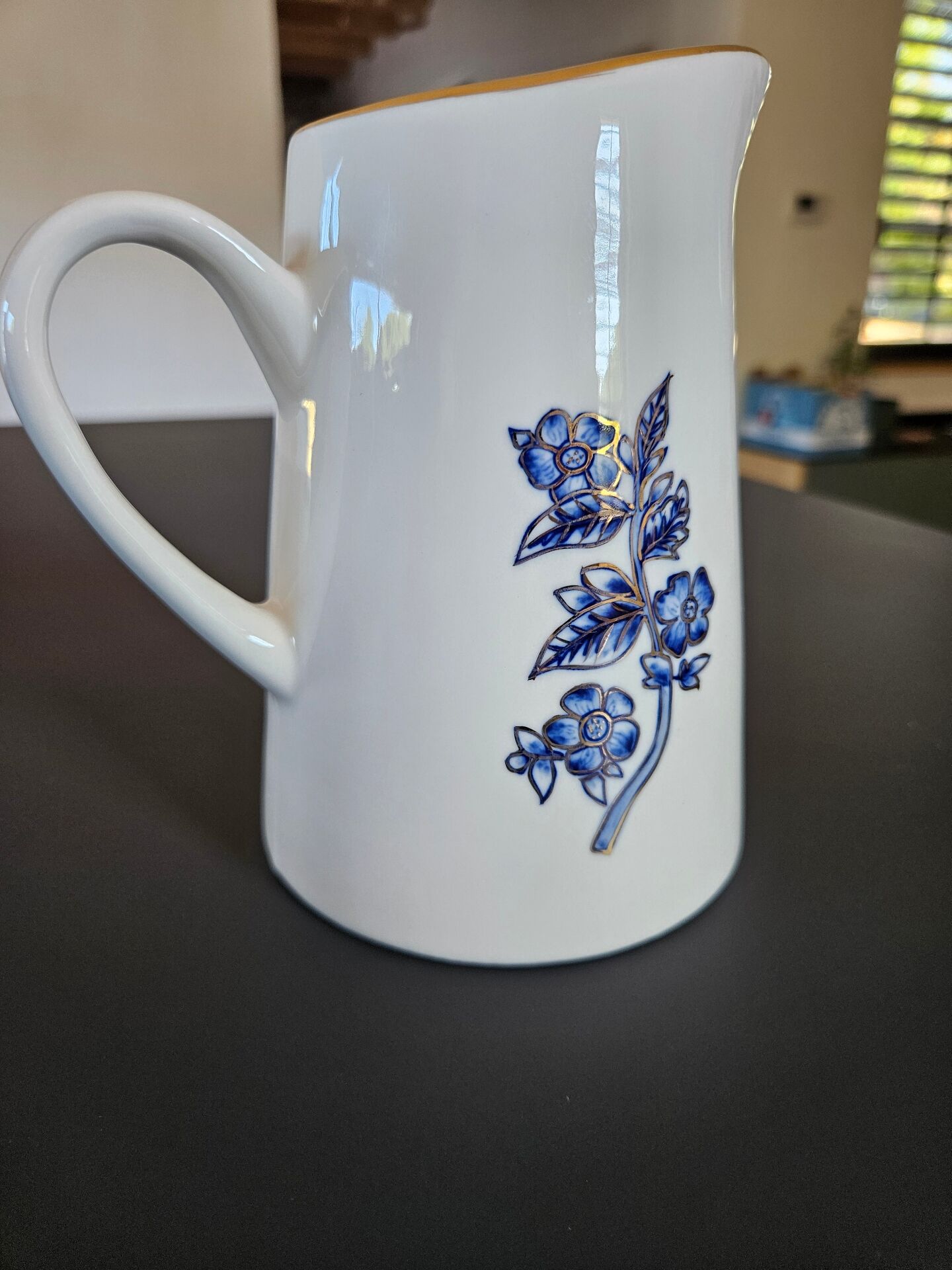 Small jug / Vase Maison Manoï Porcelain