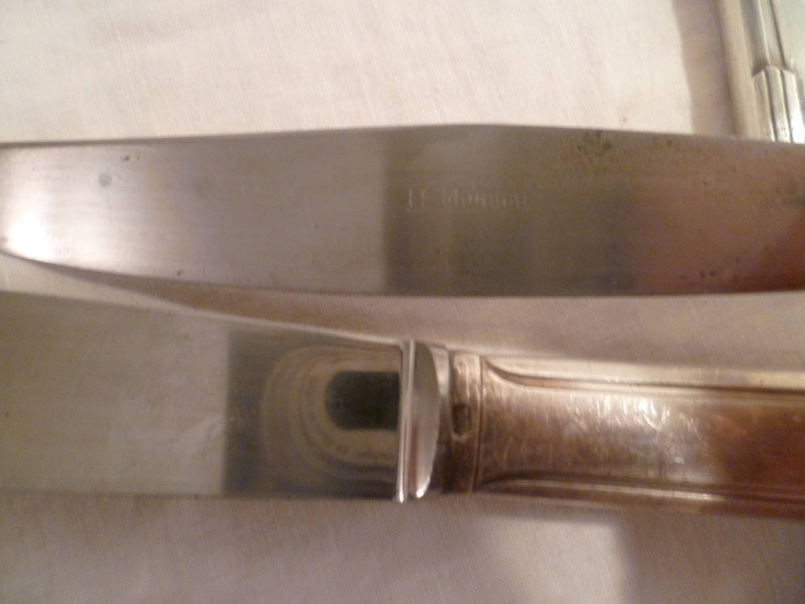 Set of 6 table knives & 4 fruit/cheese knives in world-class silver