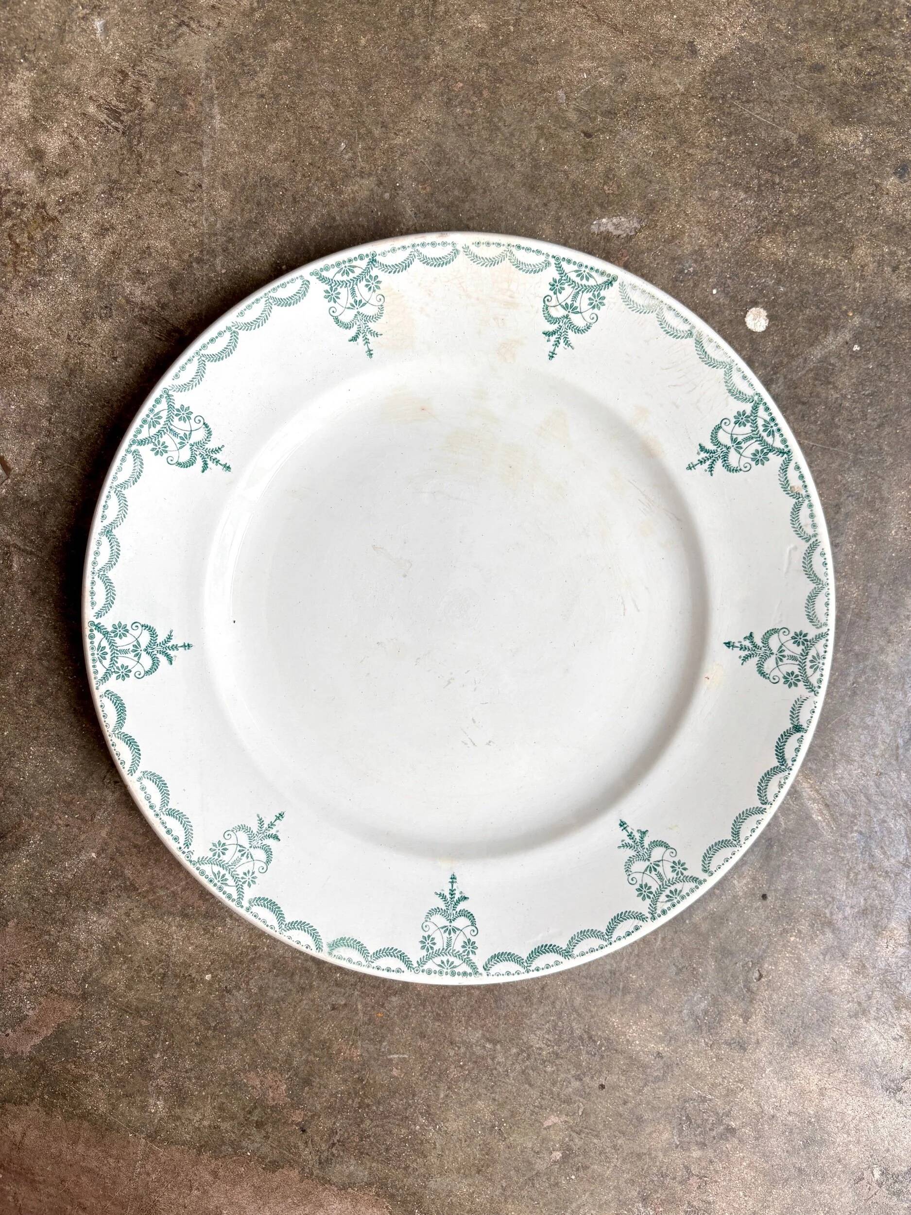 Round dish Moulin des Loups & Hamage in green ironstone