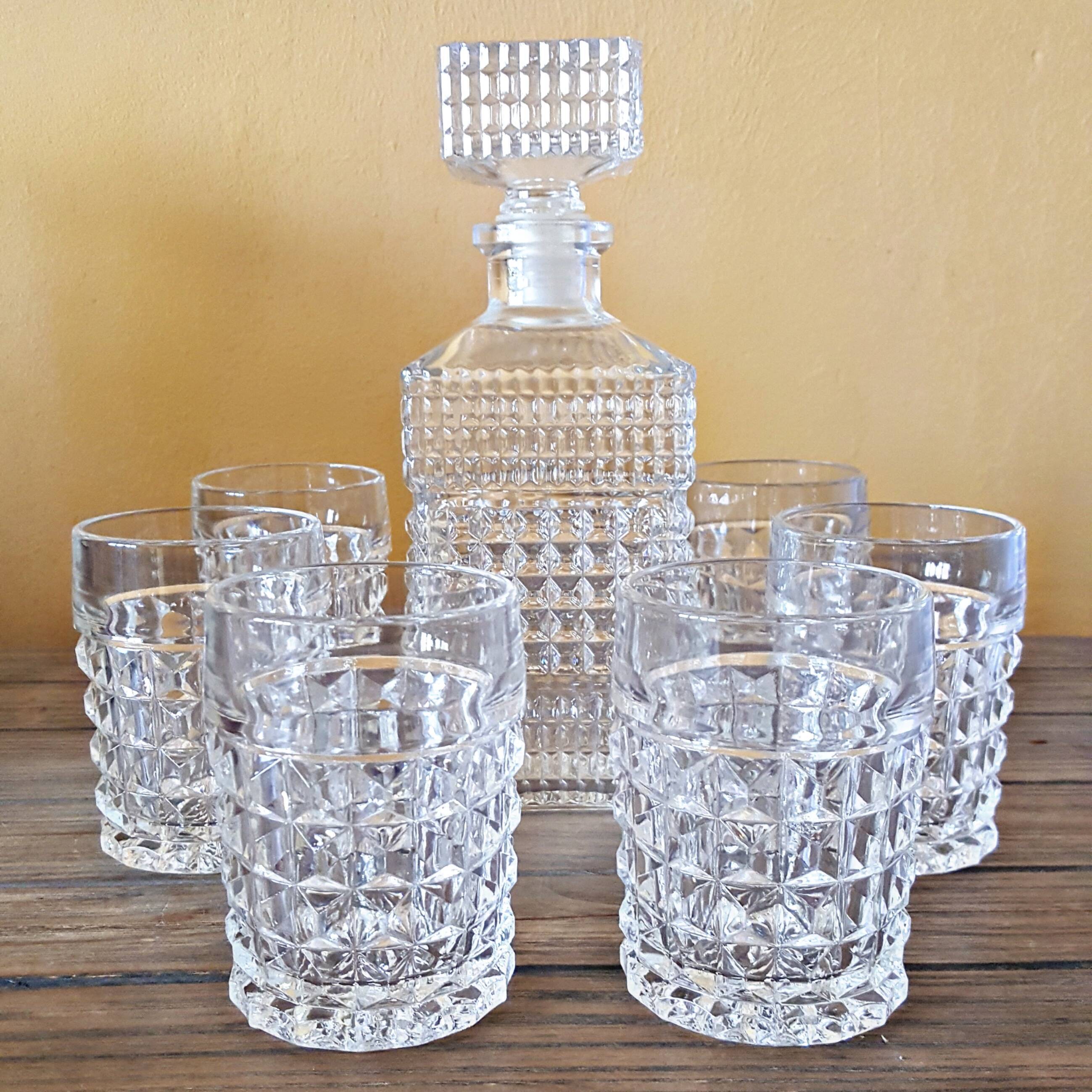 Carafe à whisky et ses 6 verres en verre ciselé