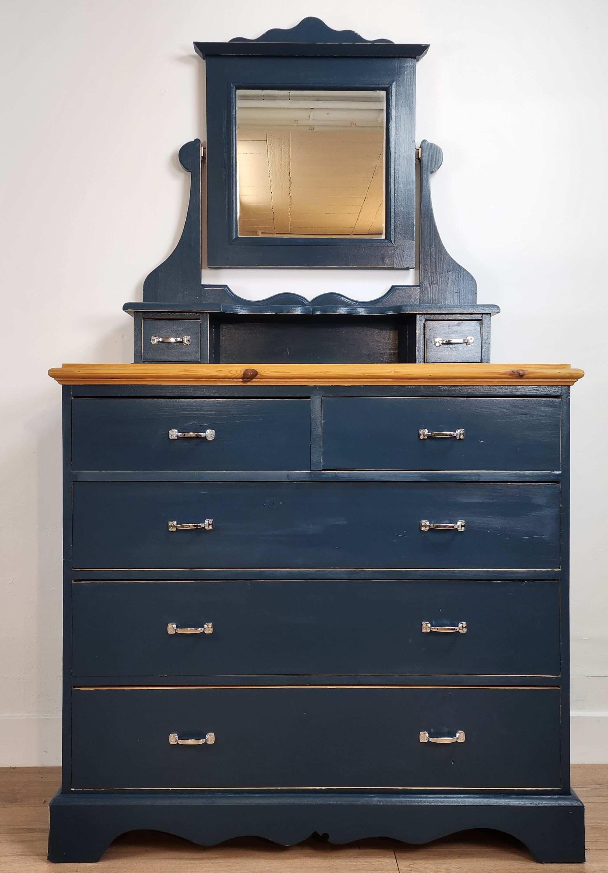 Dressing table