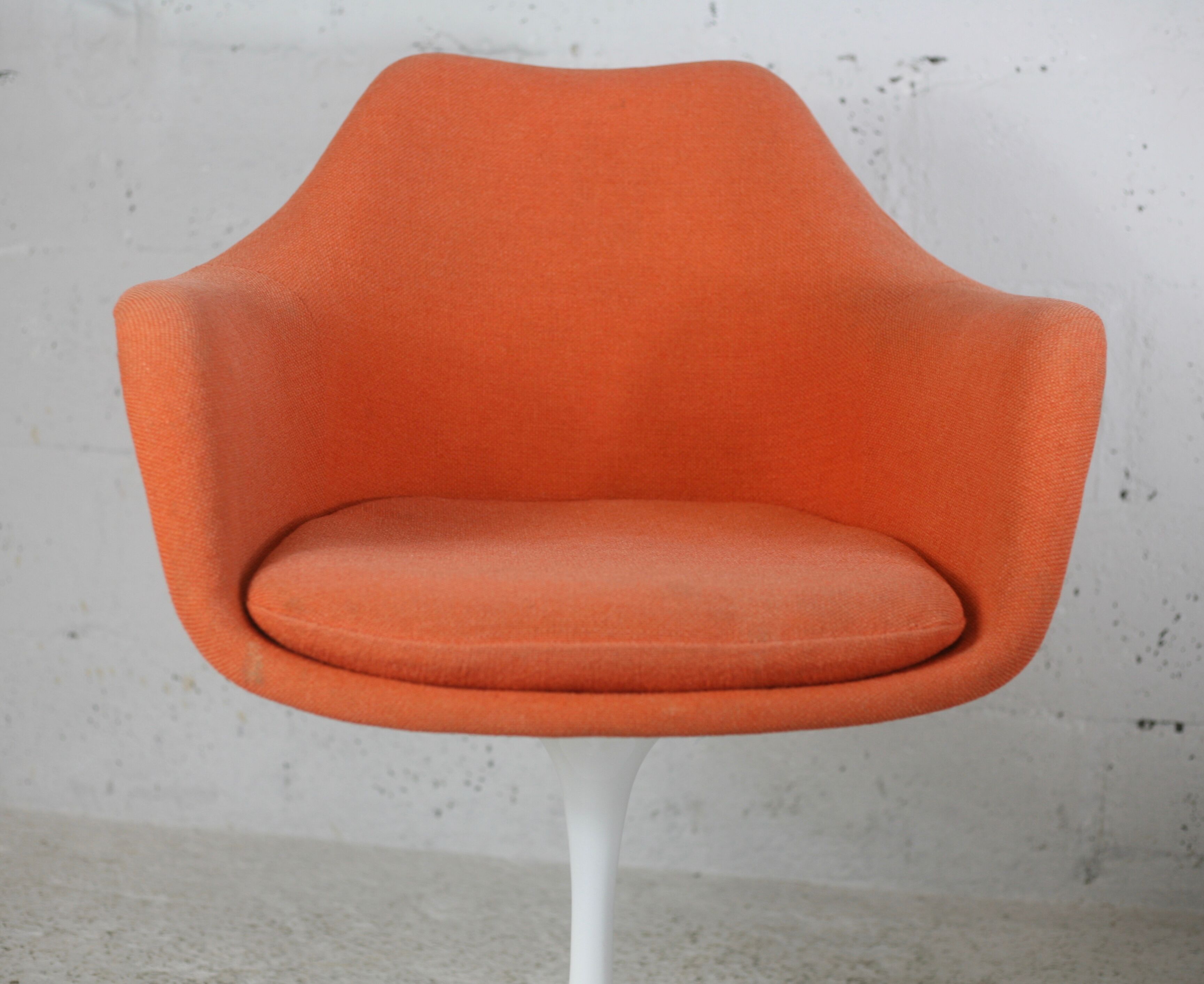 Tulip swivel armchair, Signed Knoll, Eero Saarinen, USA, circa 1960.
