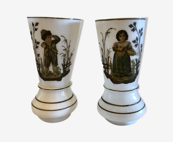 Paire de vases en opaline