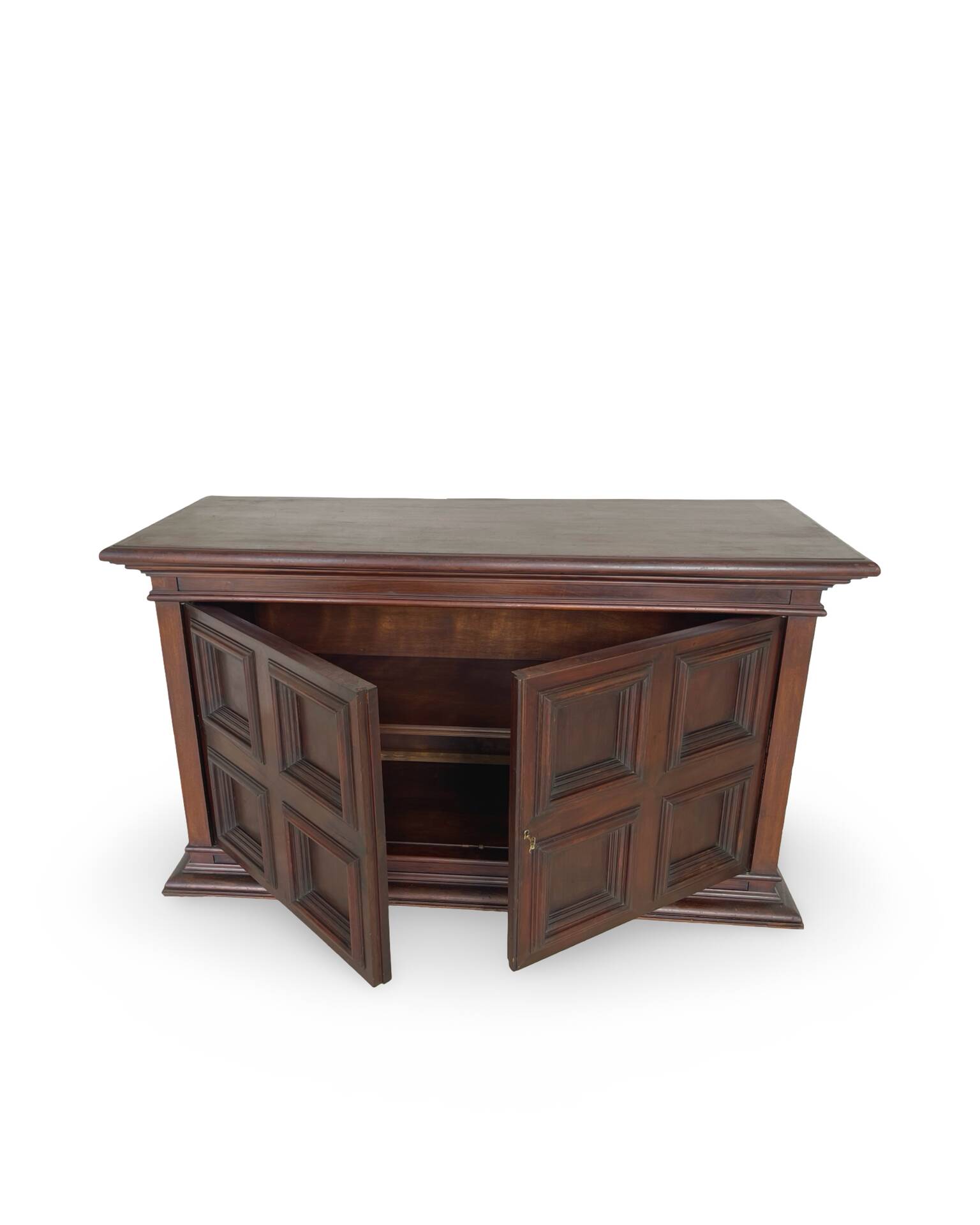 The high-quality Italian Renaissance Revival credenza, 1920s/1930s