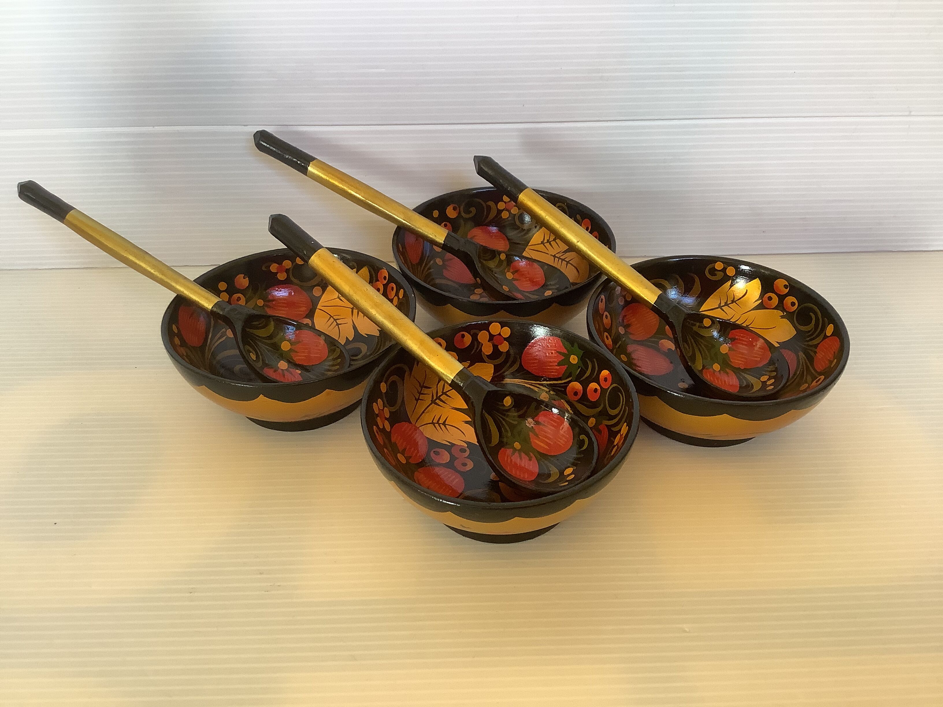 4 bowls bowls 4 spoons khokhloma Russian
