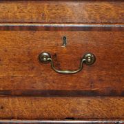 Commode Mule anglaise XVIIIe siècle à dessus pliant en chêne Georgian