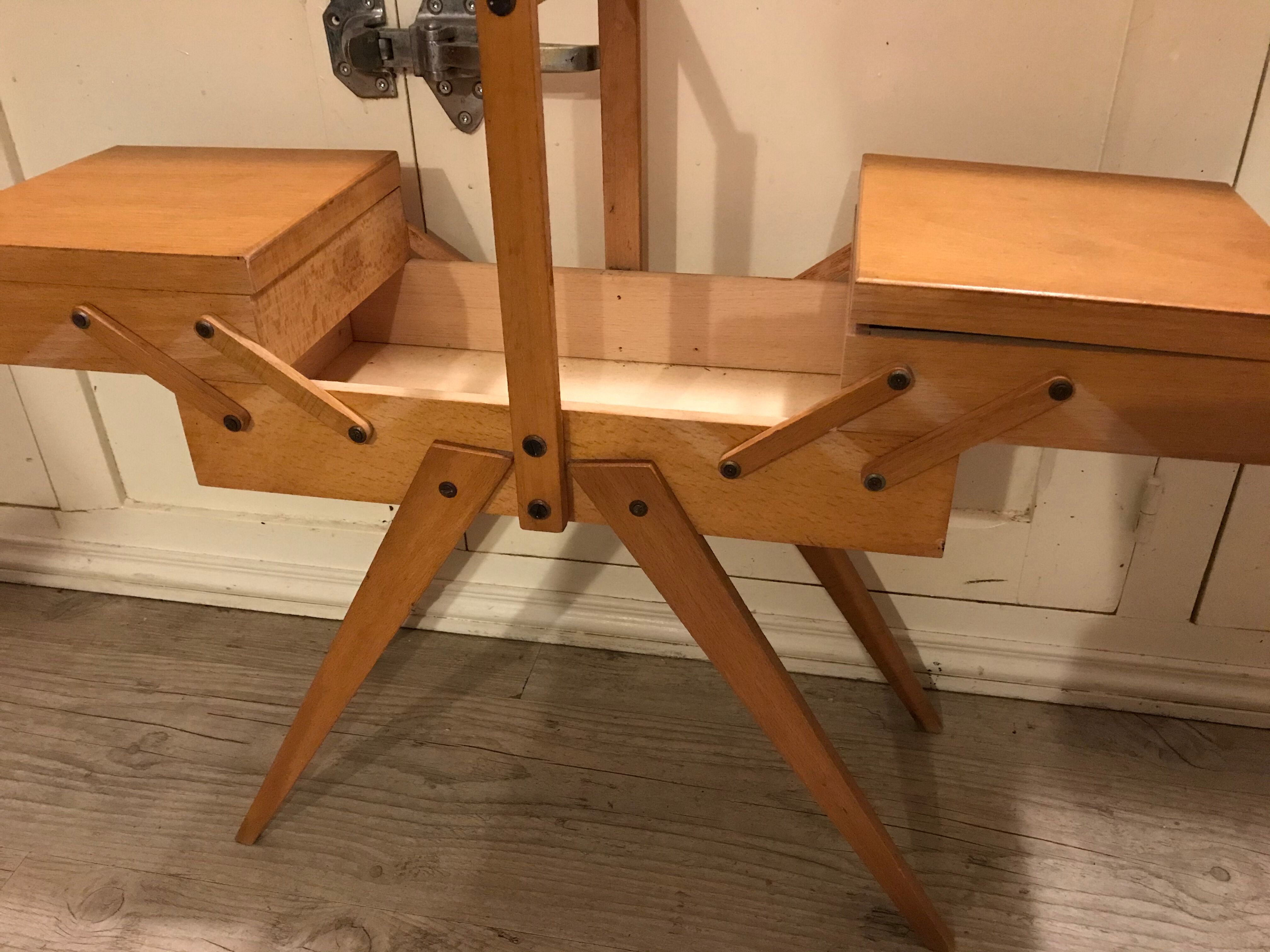 Vintage sewing box 1960 feet compass