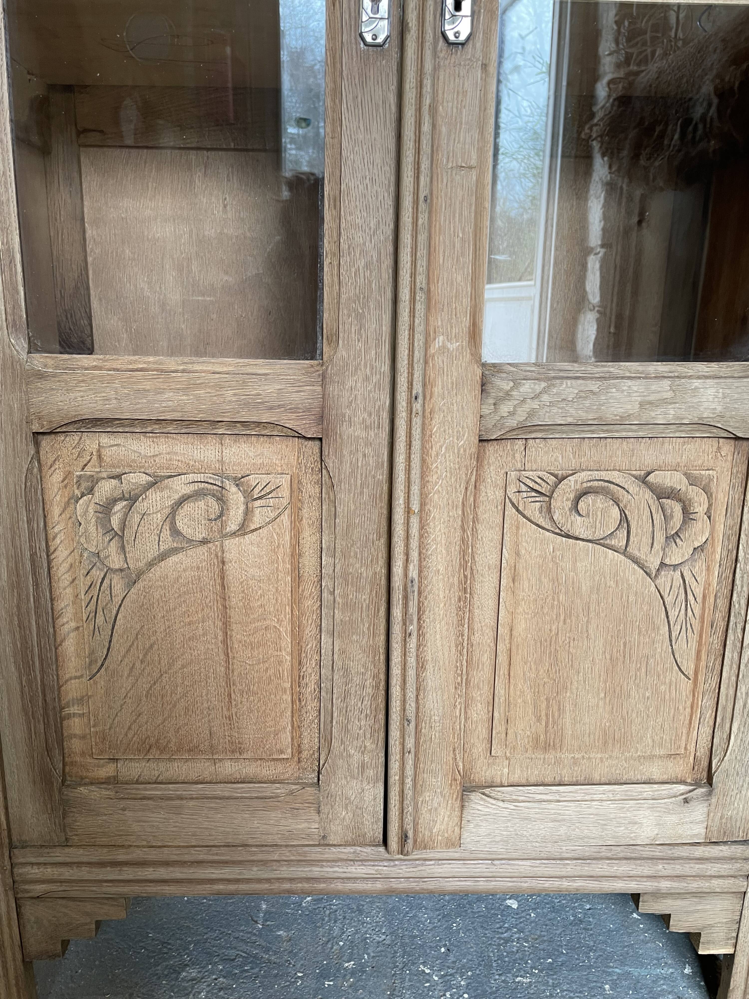 Art Deco glass cabinet