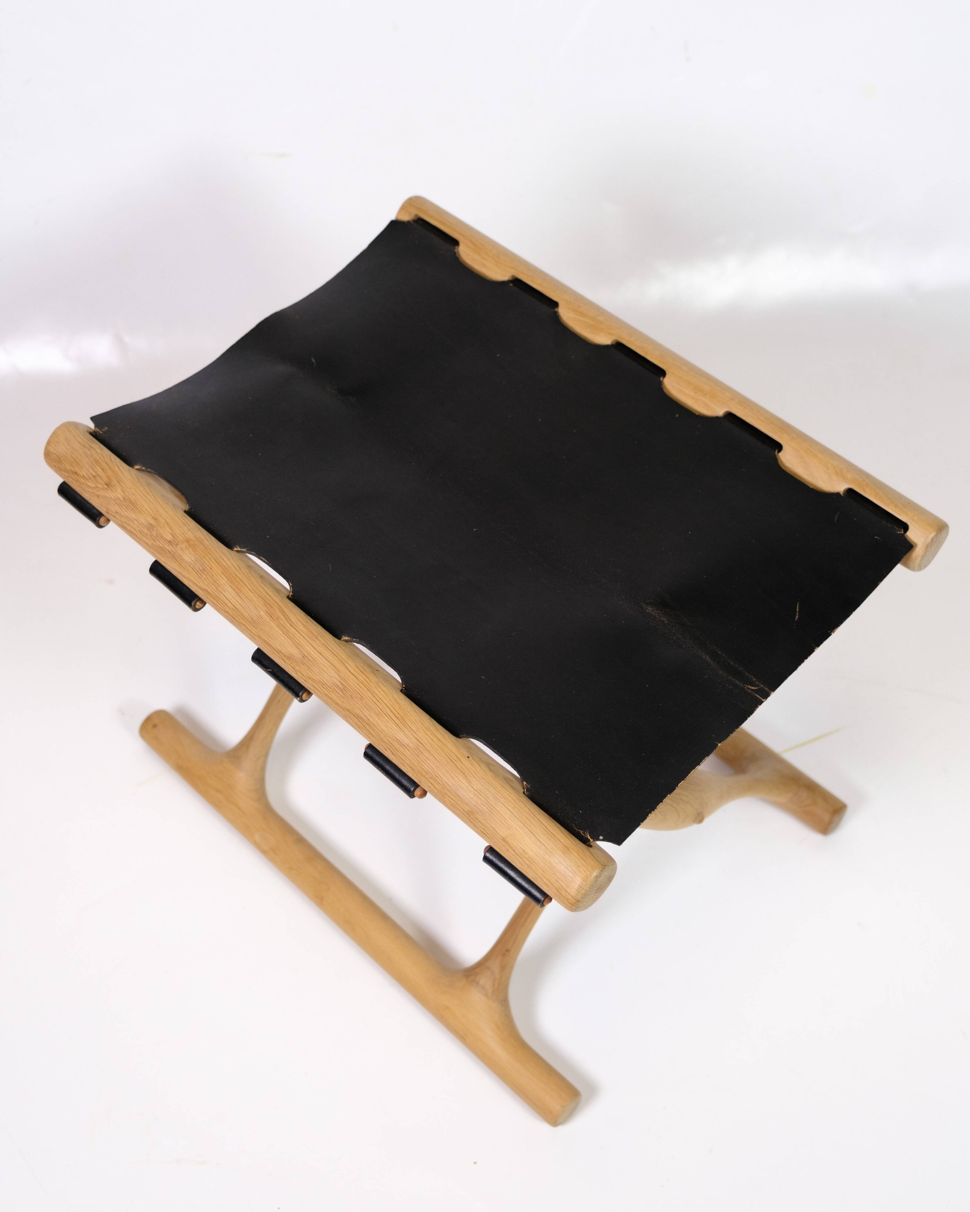 Stool Model PH 43 Made In Oak & Stretched Black Full Grain Leather By Poul Hundevad