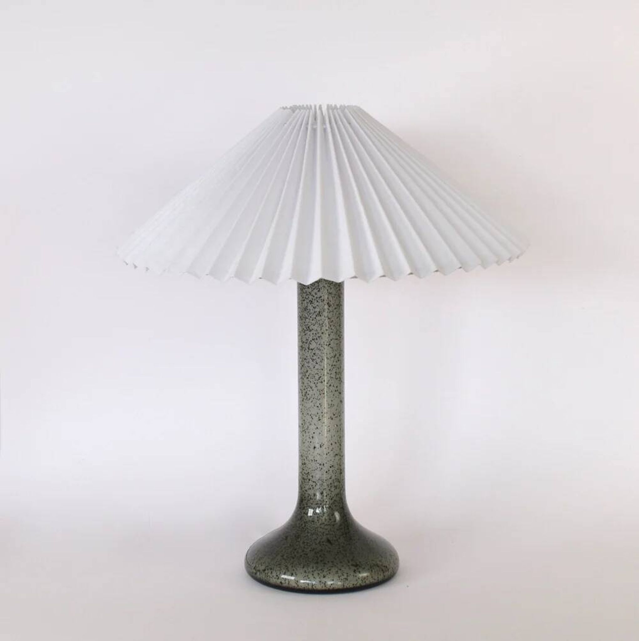 Lampe de table Le Klint Era avec abat-jour plissé