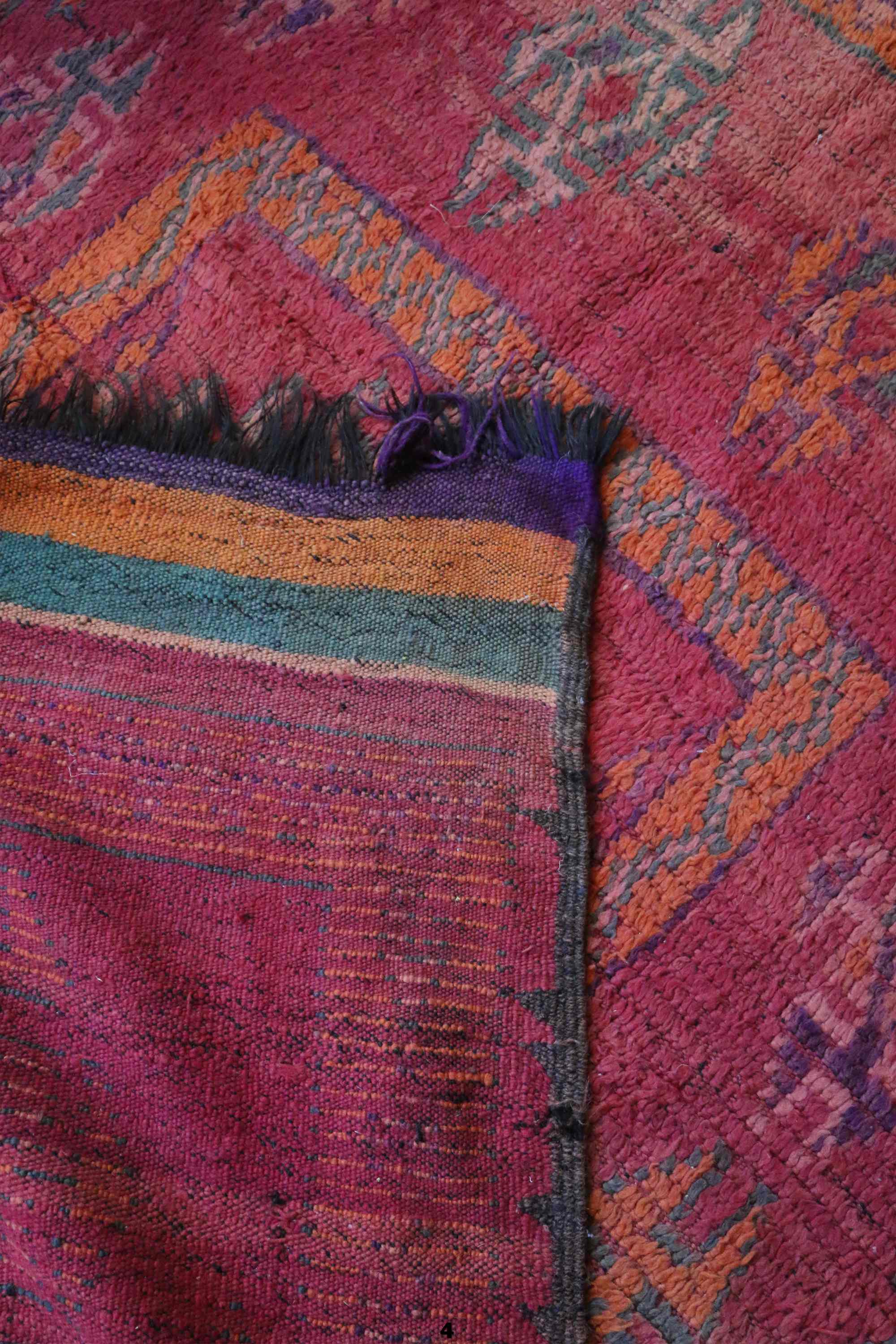 Old moroccan carpet - 165 x 256 cm