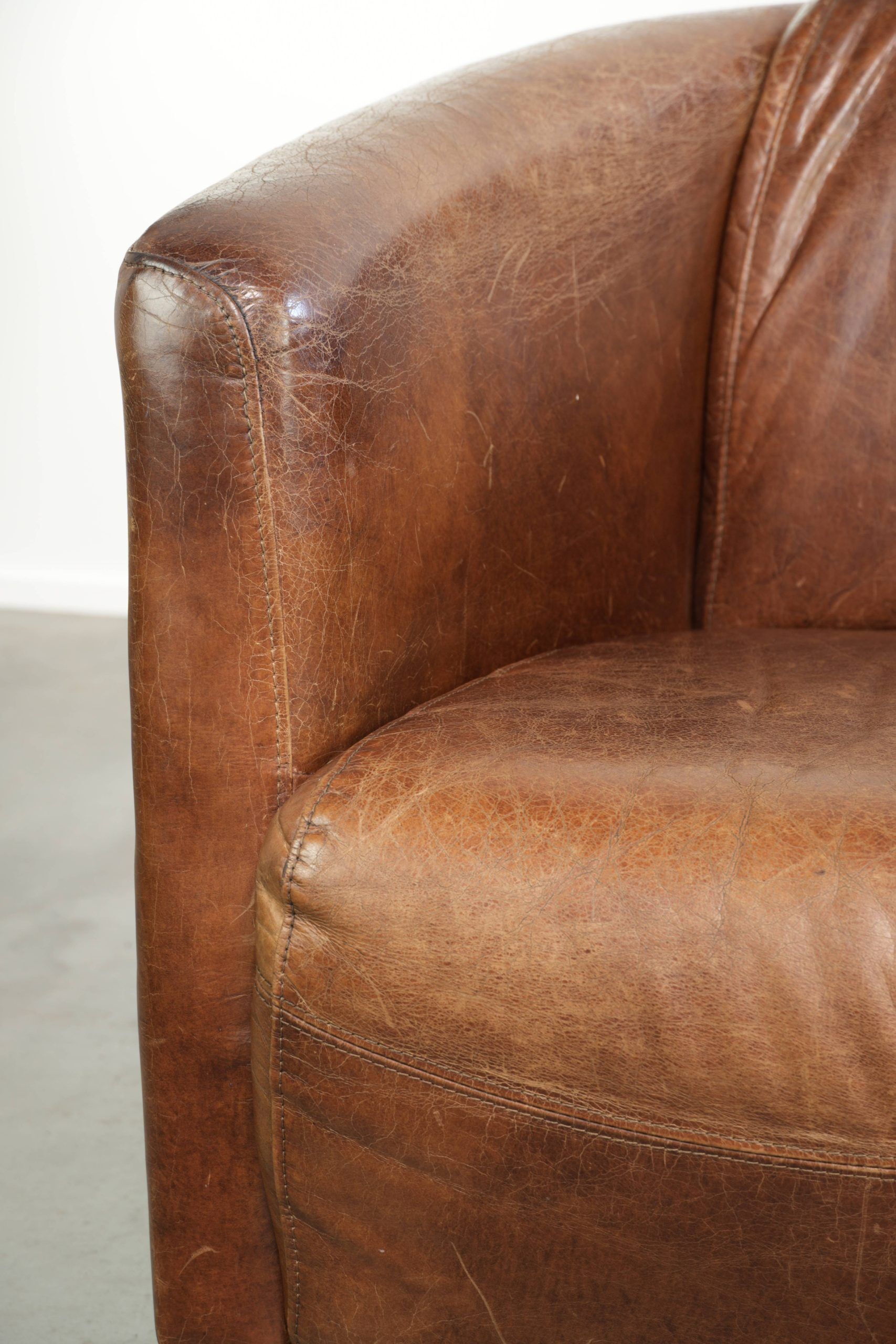 Fauteuil aviateur en cuir de vachette de couleur cognac