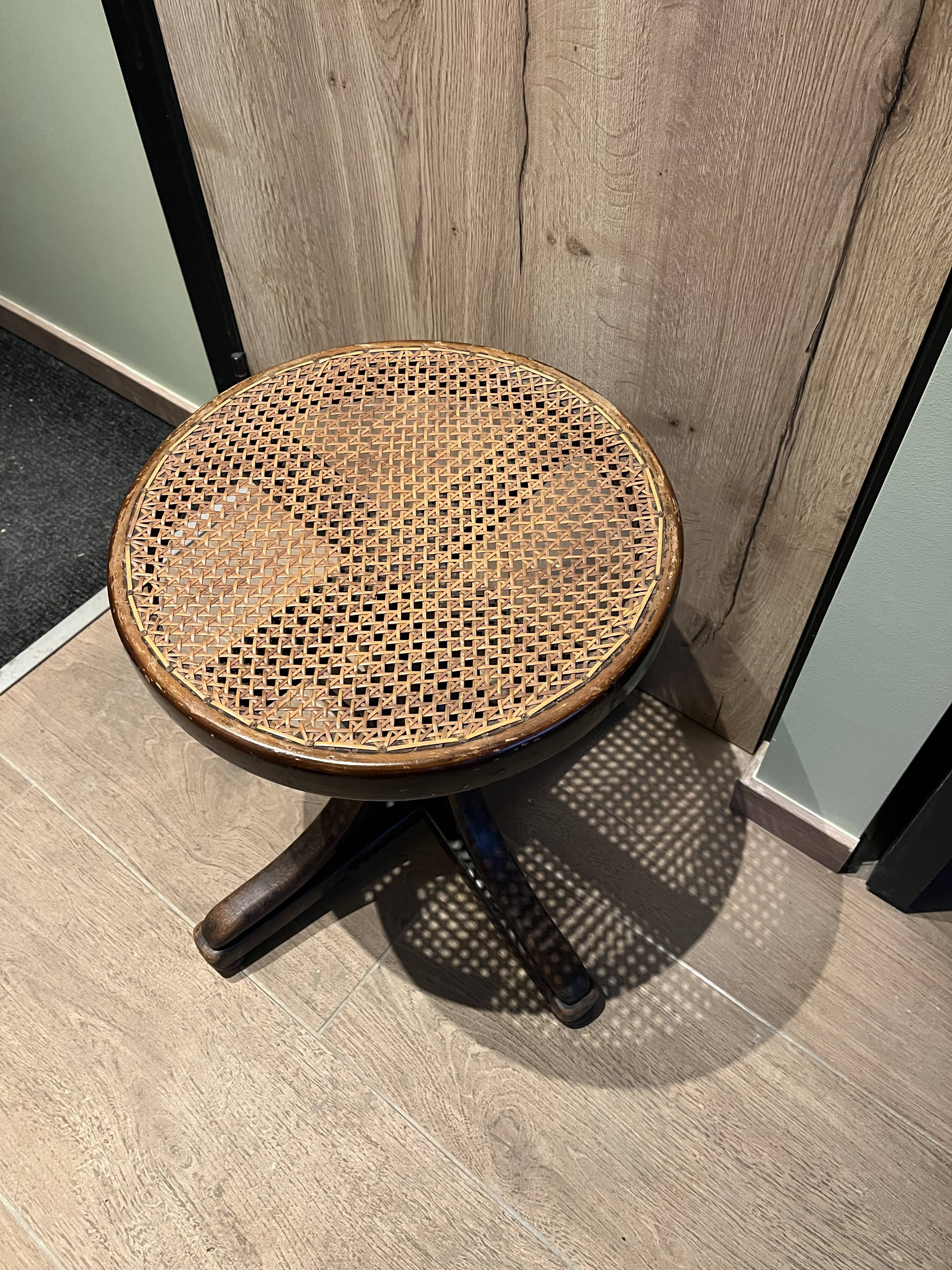 Piano stool