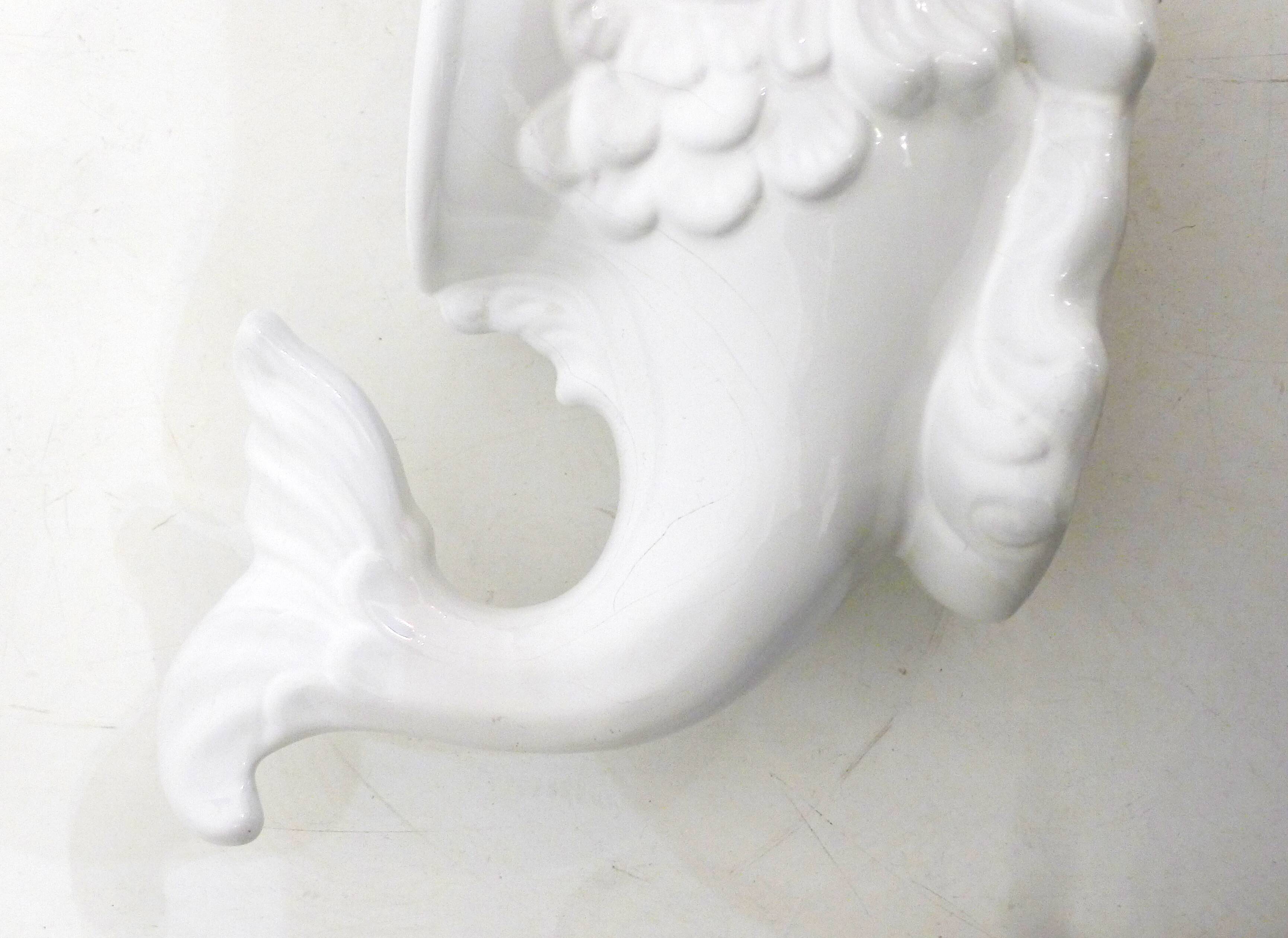 Large fish pot hider