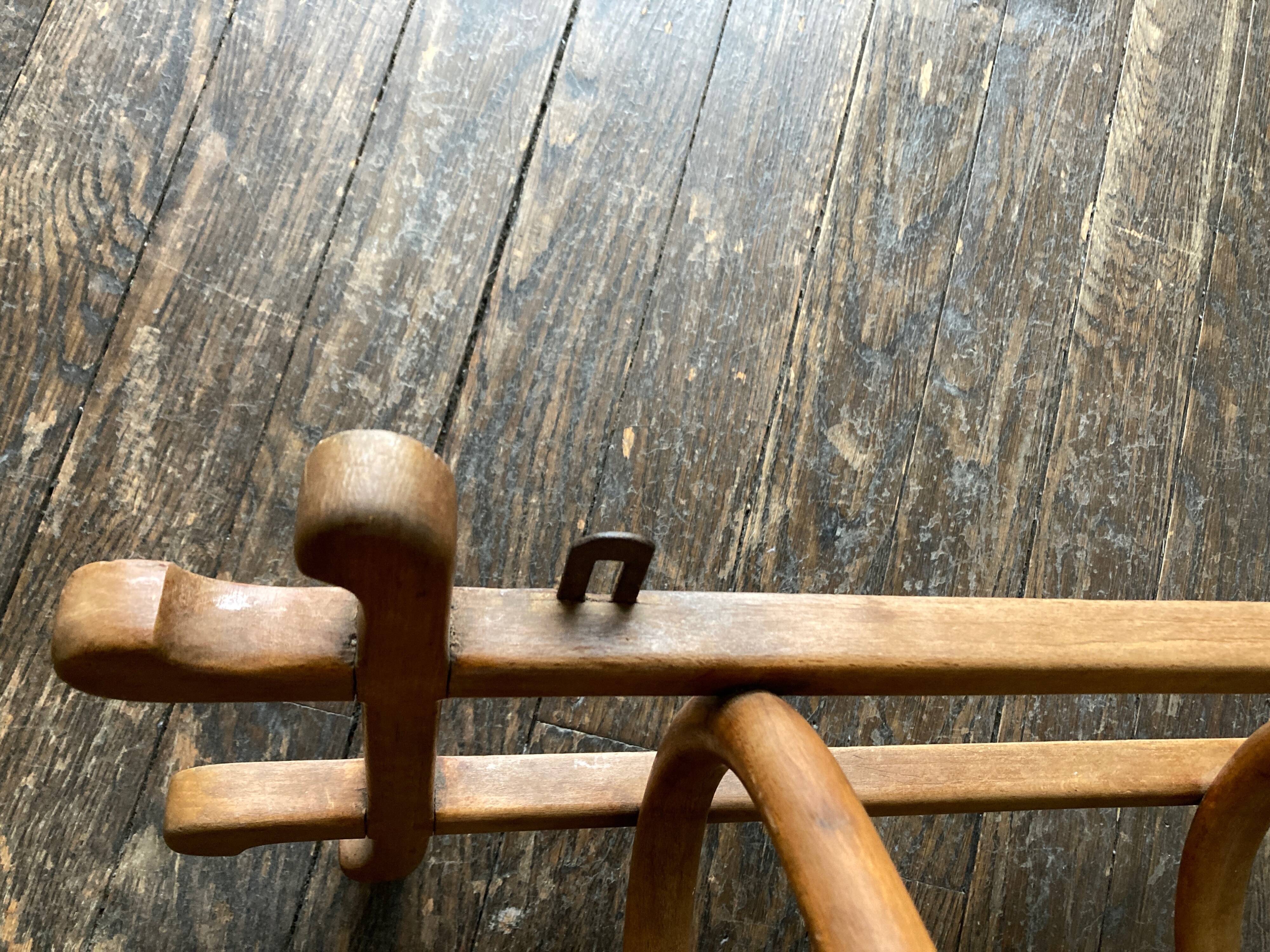 Coat rack Thonet wall 1910