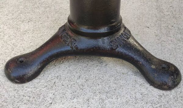 Ancien tabouret d atelier Singer