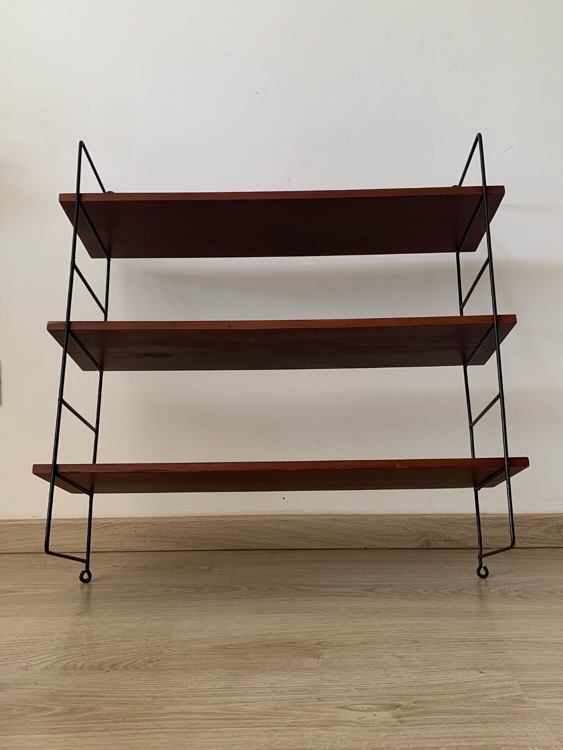 Vintage String shelf