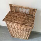 Clothes basket or wicker bread hut
