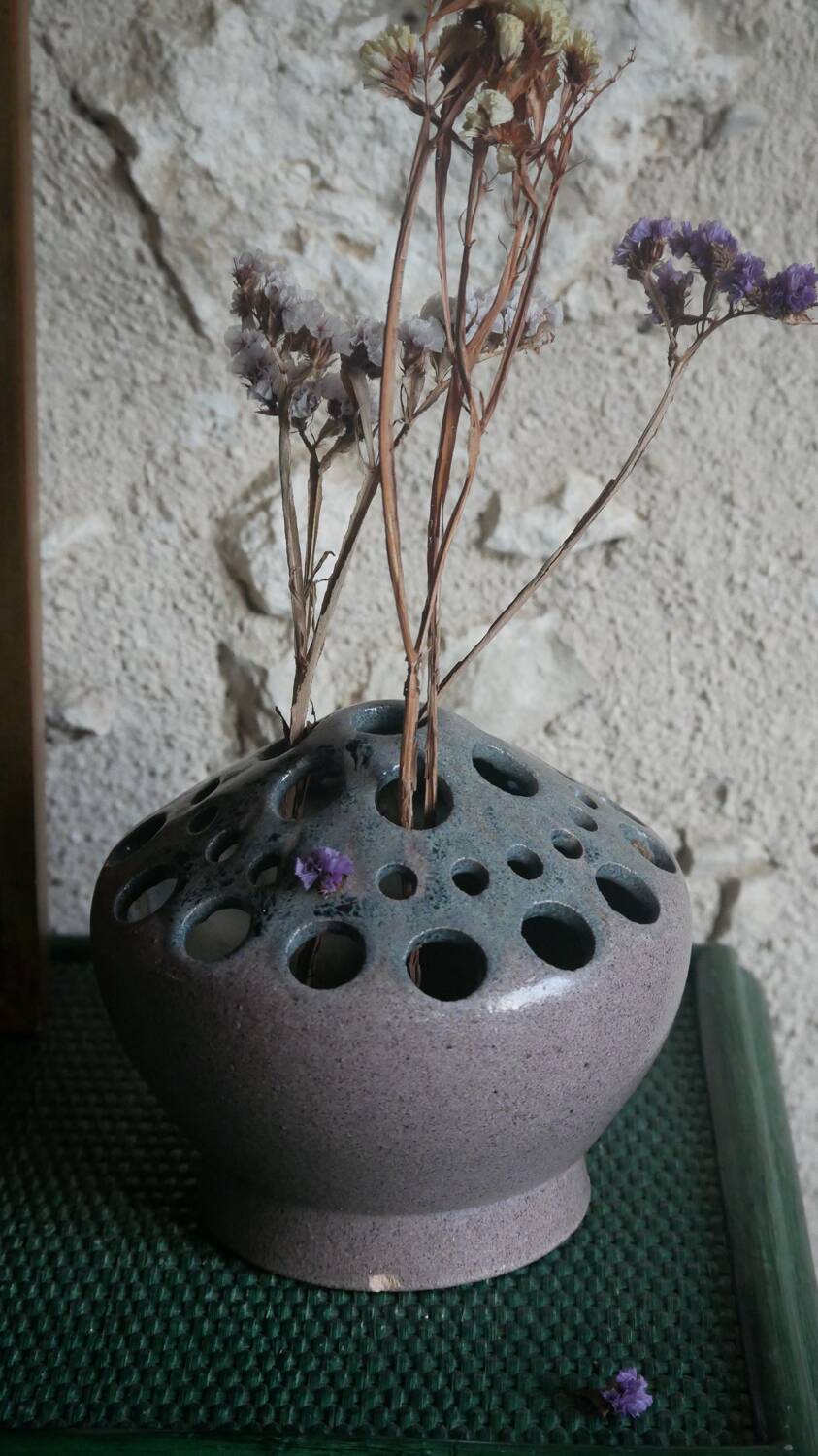 Stoneware flower holder Accolay