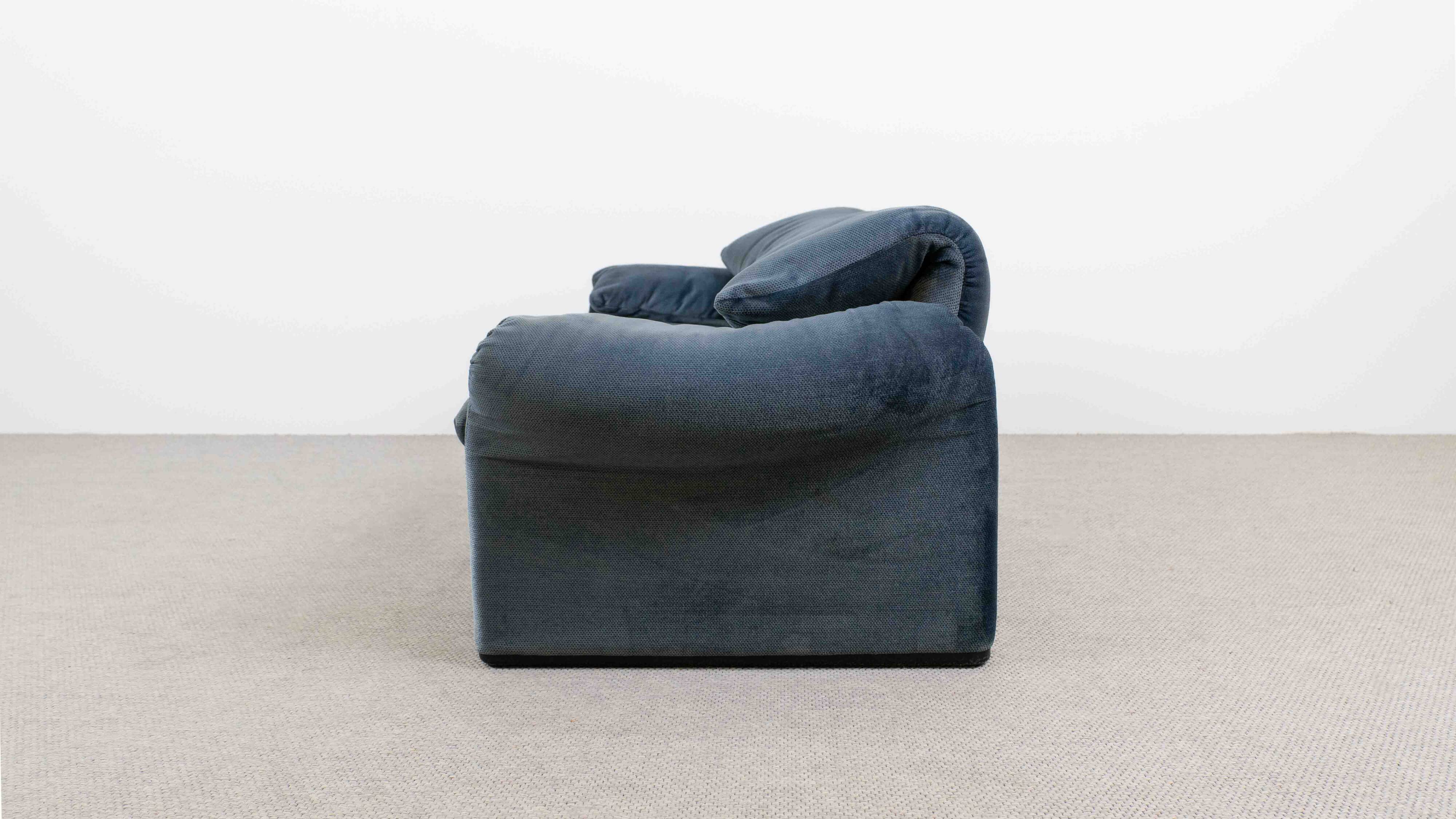 Maralunga Sofa by Vico Magistretti for Cassina, 1980s