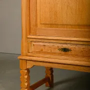 Henning Kjærnulf grand buffet mid-century brutaliste en chêne, années 1960