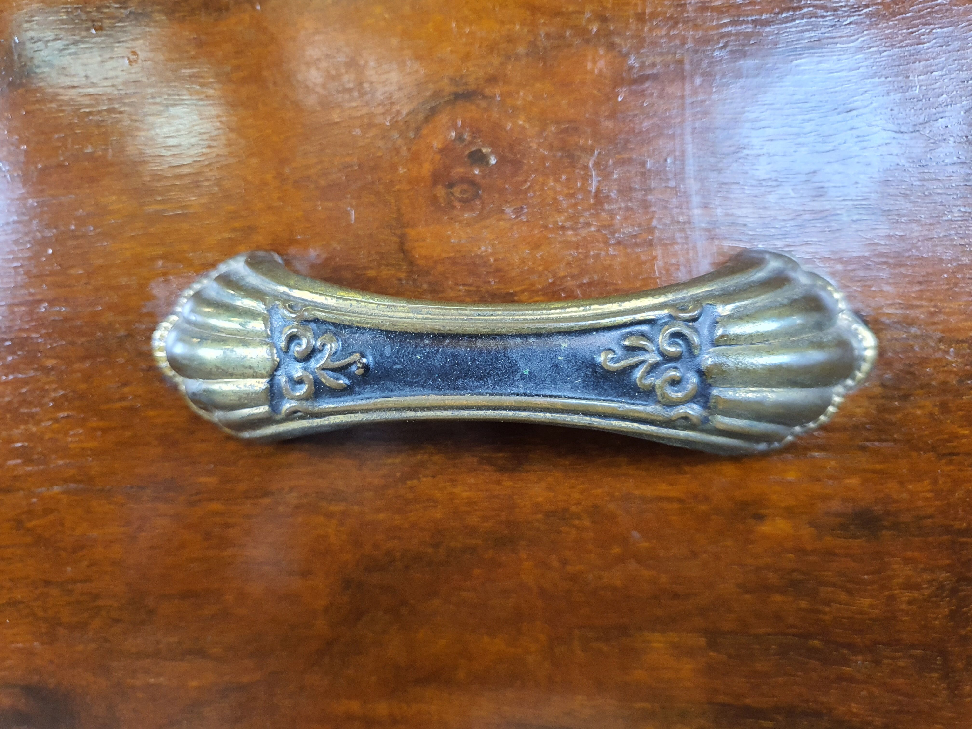 Art Decò Sideboard in Walnut