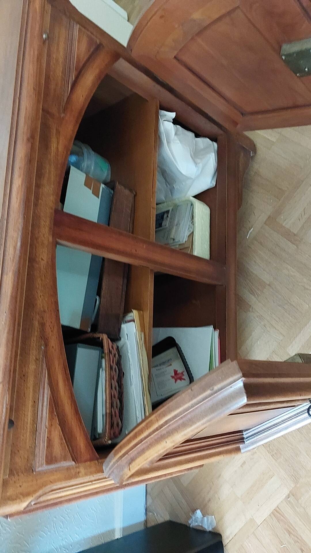 Small storage unit