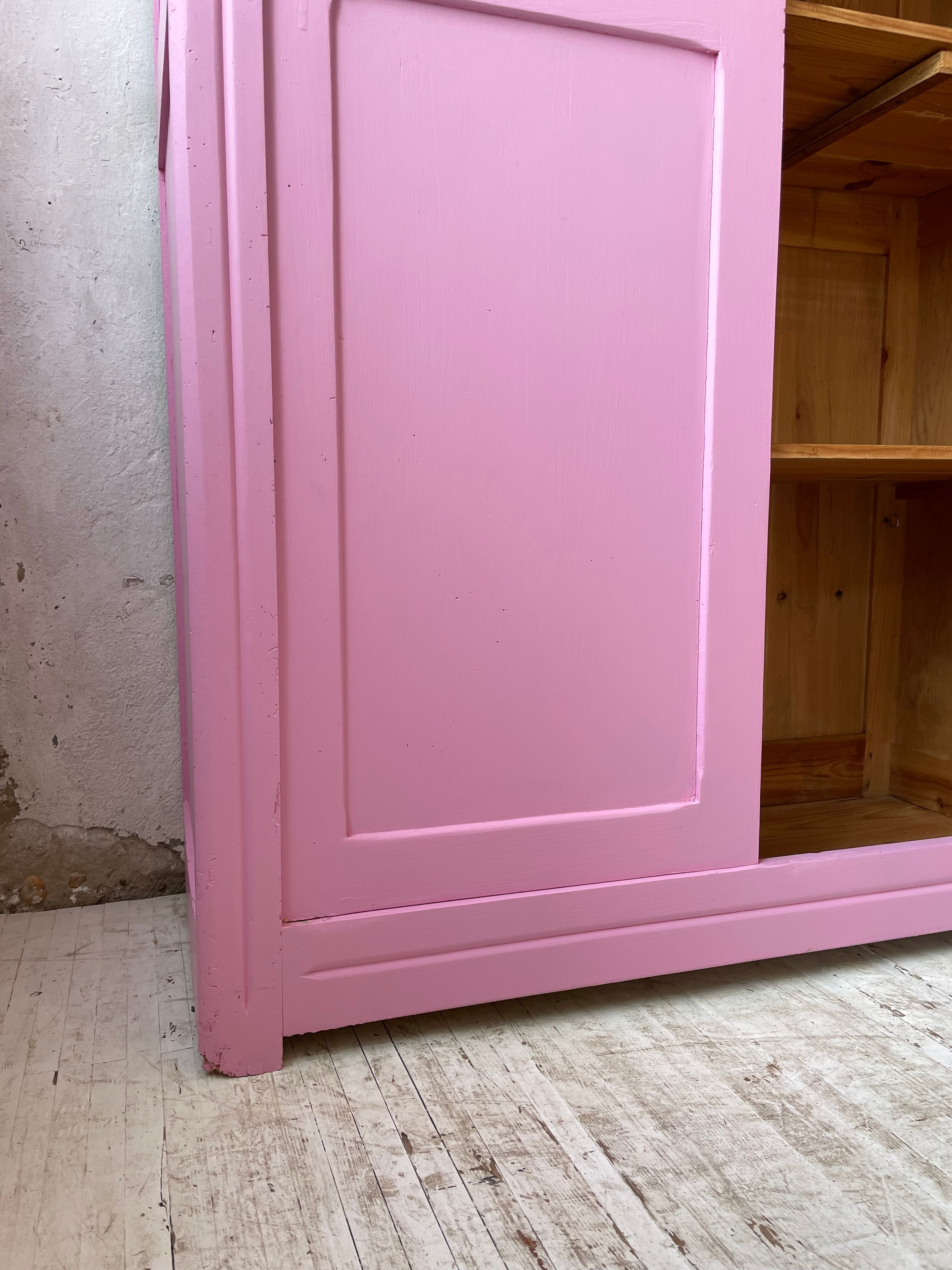 Pink knitted cabinet